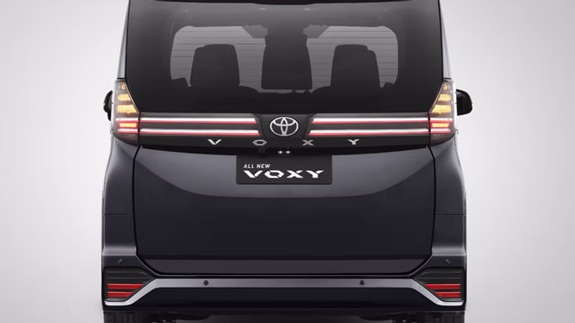 all-new-voxy-back-dor
