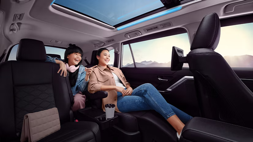 toyota-innova-zenix-hybrid-seven-seater