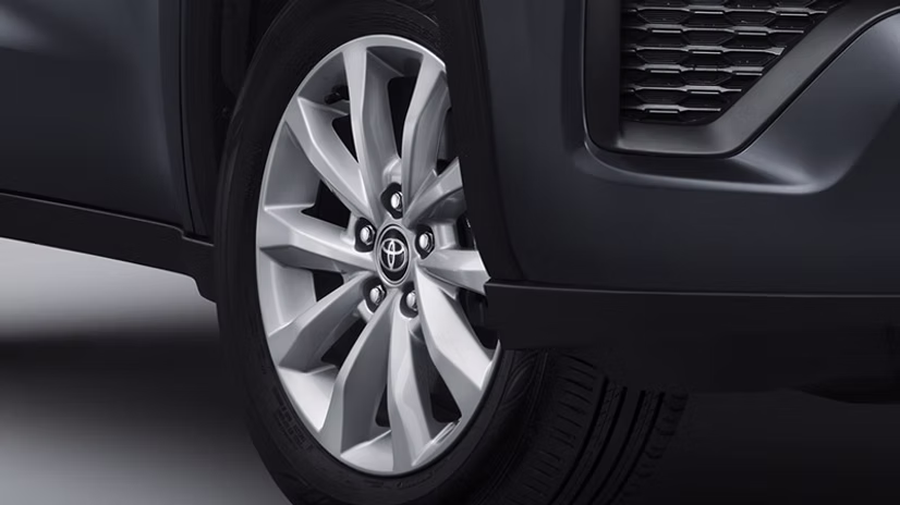 toyota-innova-zenix-wheel